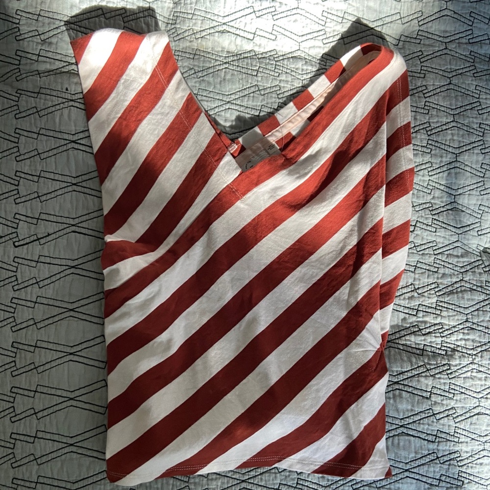 Asymmetrical ANTHRO wrap style tank